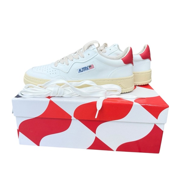 NIB Autry Medalist White and Red Sneakers Size 37 - Picture 2 of 6